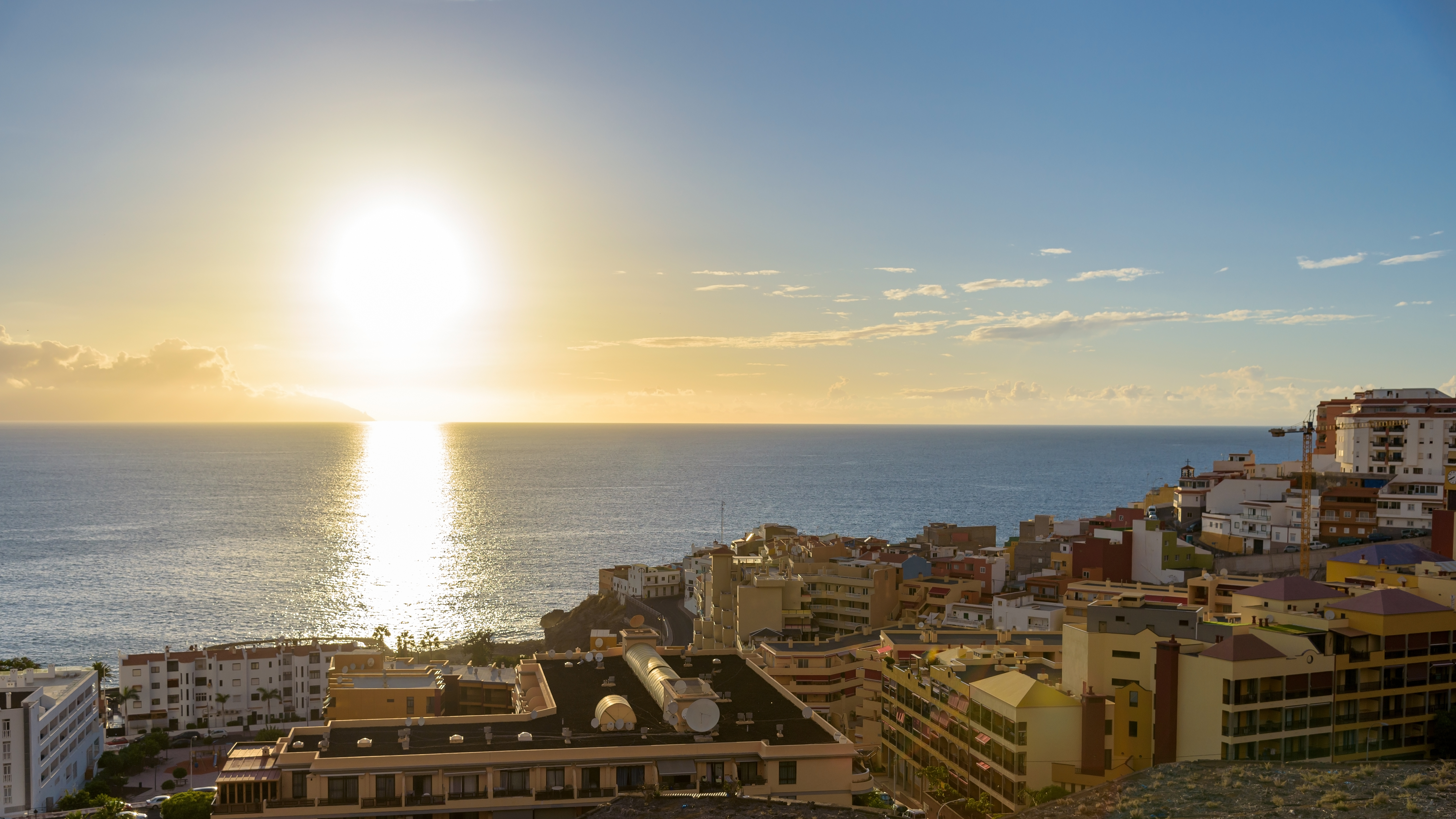 view-of-puerto-de-santiago-town-on-tenerife-island-2023-11-27-05-30-20-utc